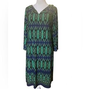 🌿 Boho beauty alert! Laundry by Shelli Segal green ikat maxi dress size 10